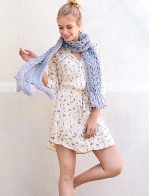 girl wearing chunky lace scarf